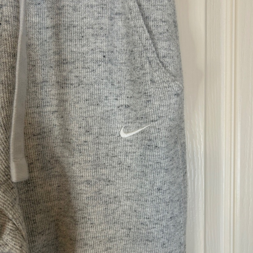Nike Womens XS Light Gray Jogger Sweatpants Drawstring Pockets Casual Activewear - Picture 5 of 13